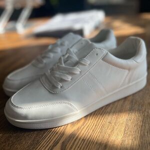 Old Navy Classic Women’s Sneakers Sz 11